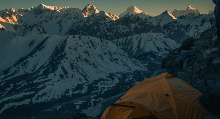climb Minglik sar with Shams Alpine guides